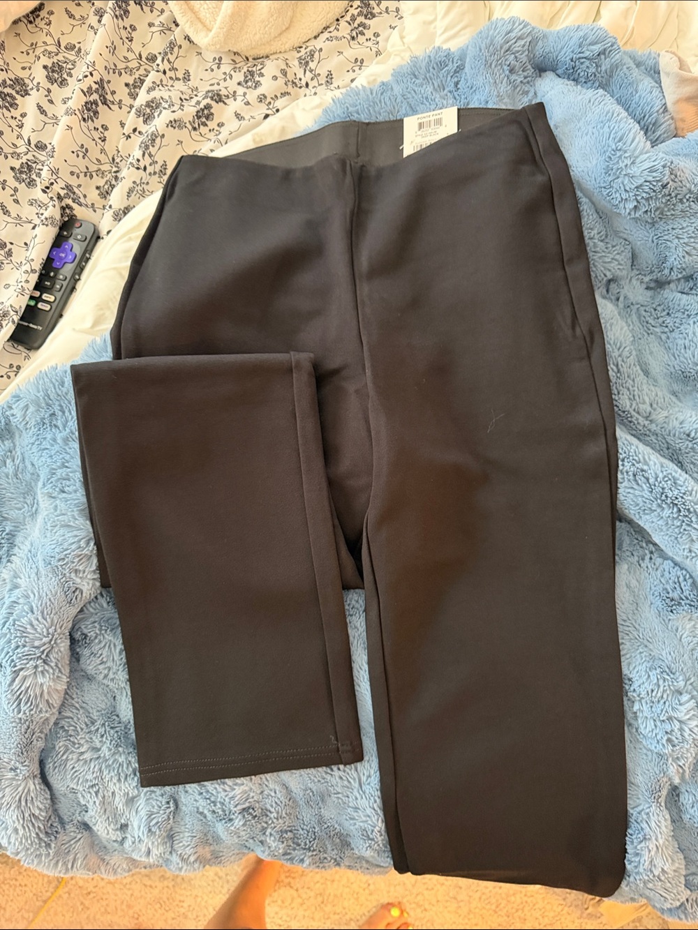 JM Collection Women's Straight Leg Pants in Black